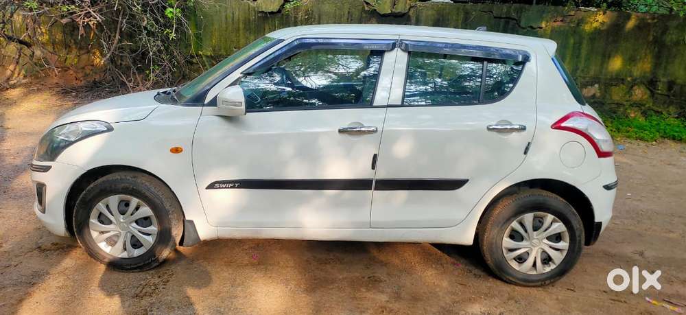 Maruti Suzuki Swift Lxi Option, 2018, Cng & Hybrids