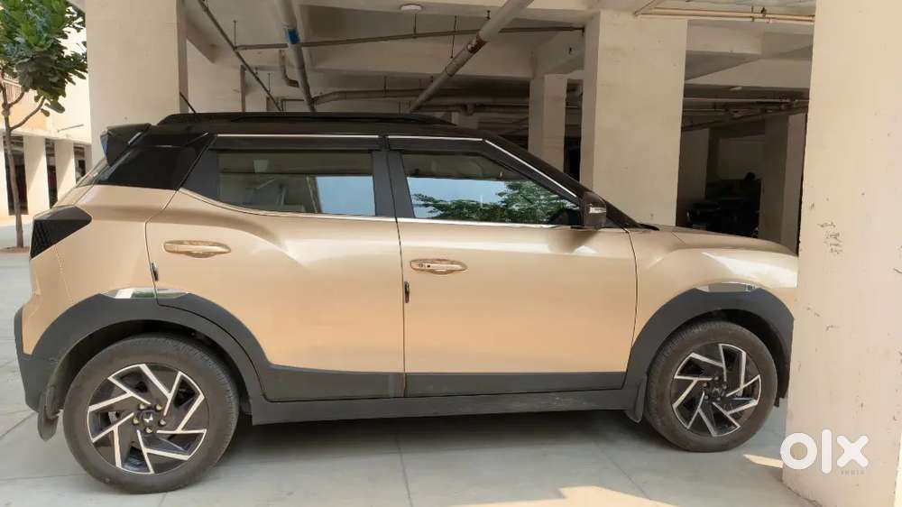 Mahindra Xuv 3xo 2024 Petrol 23400 Km Driven