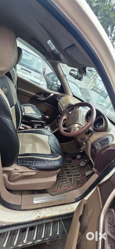 Mahindra Xuv500 W6 At, 2015