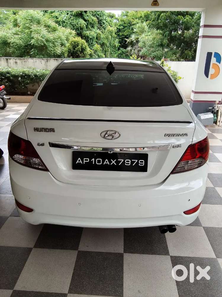 Hyundai Fluidic Verna 2011 Diesel Manual