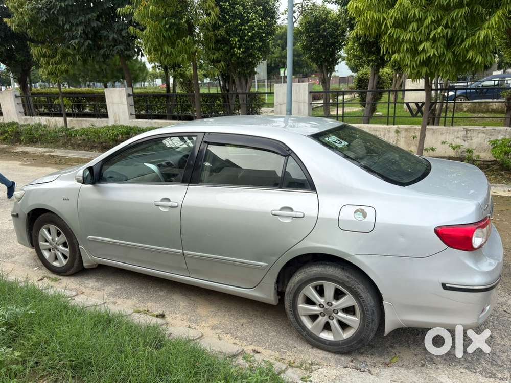 Toyota Corolla Altis 2013 Petrol Manual