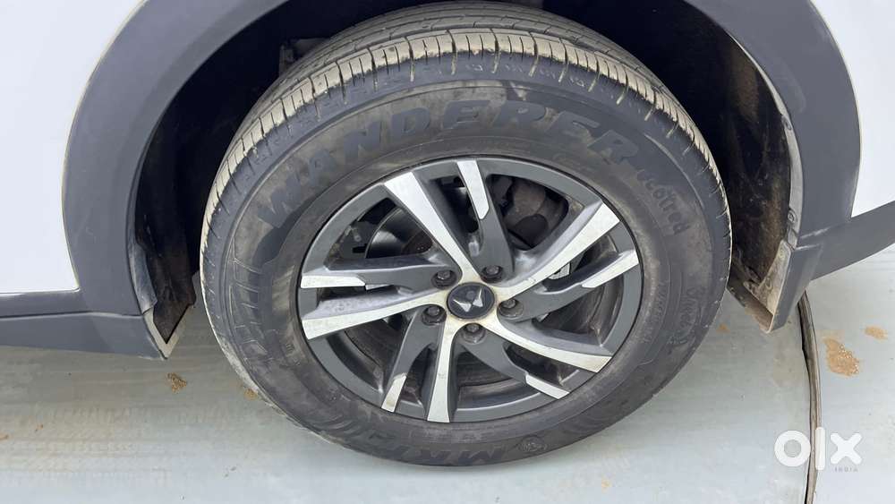 Mahindra Xuv700 2.2 Ax 5 Diesel At 7 Str, 2024, Diesel