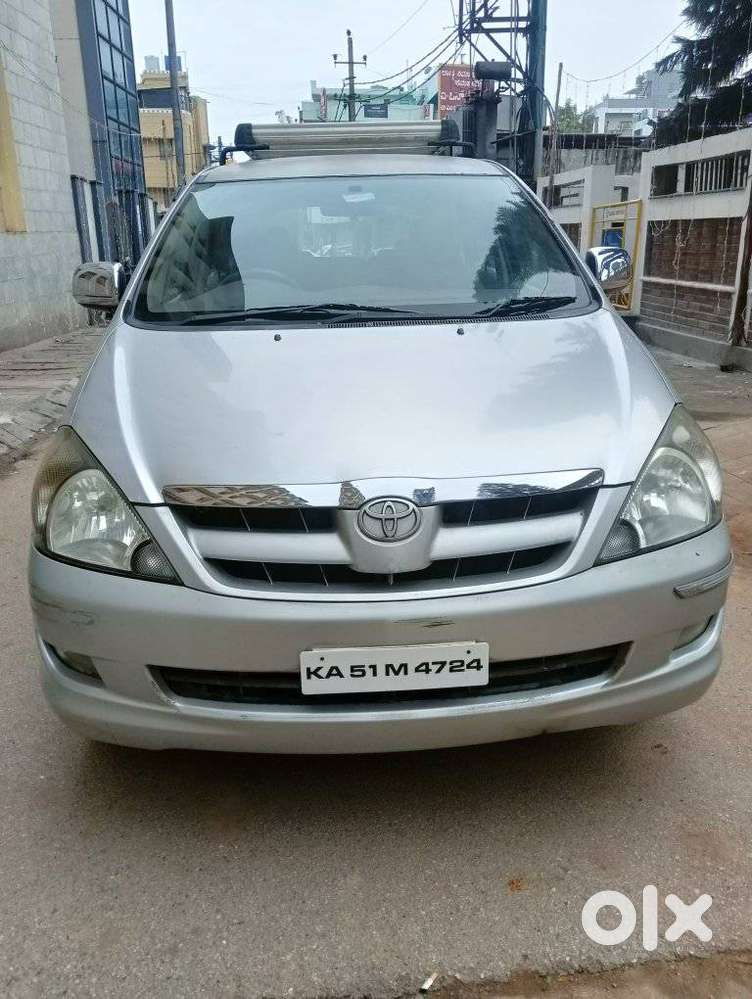 Toyota Innova 2.5 V Diesel 8-seater, 2006, Diesel