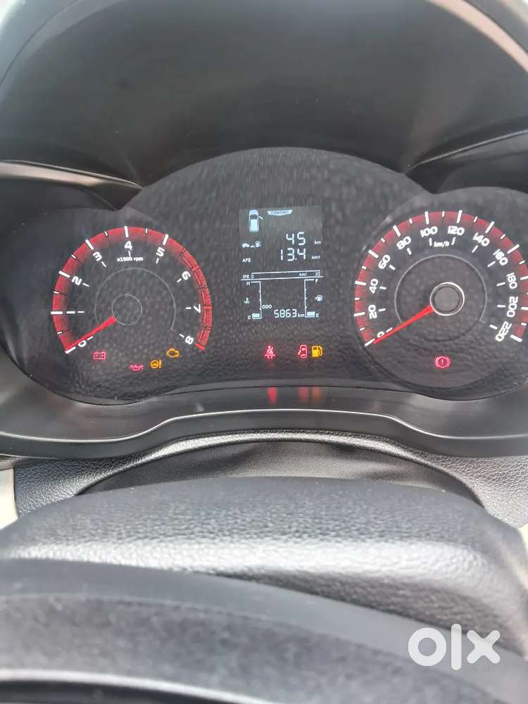 Mahindra Xuv 3xo Mx2 Pro 2025  Sunroof  Only 5800km  9 Months Old