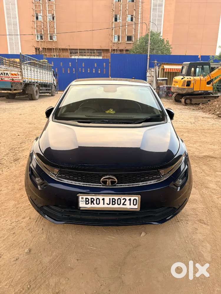 Tata Altroz 2024 Petrol Well Maintained Only 15000 Km Driven...
