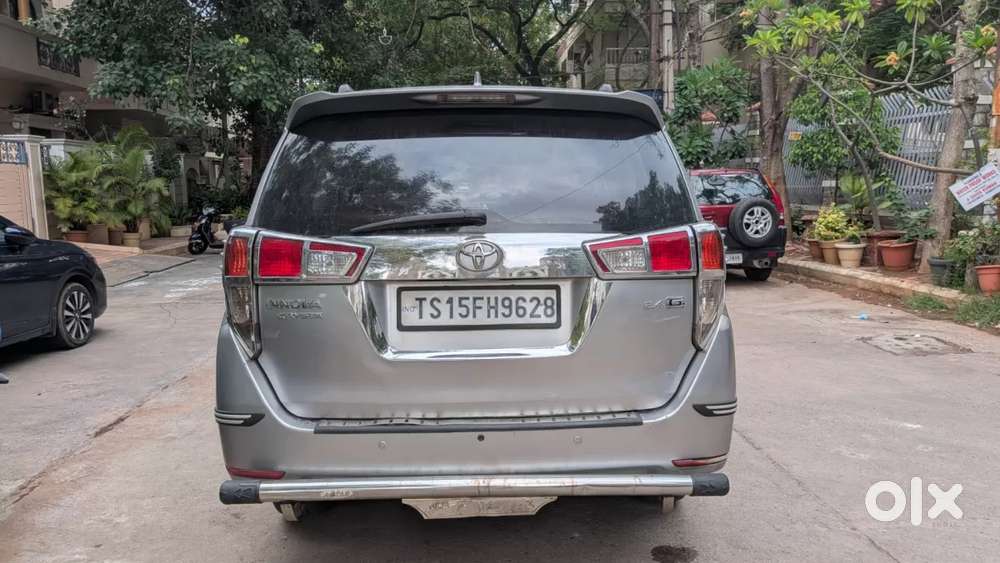 Toyota Innova Crysta [2020-ongoing] 2.4 Gx 7 Str, 2017, Diesel