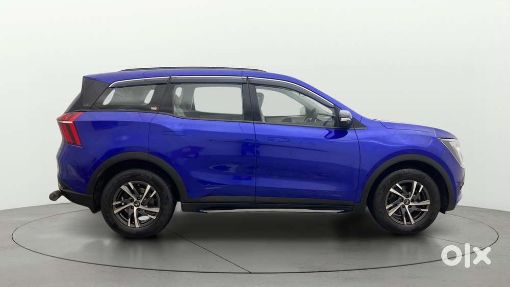 Mahindra Xuv700 2.0 Ax 5 Petrol Mt Str, 2022, Petrol