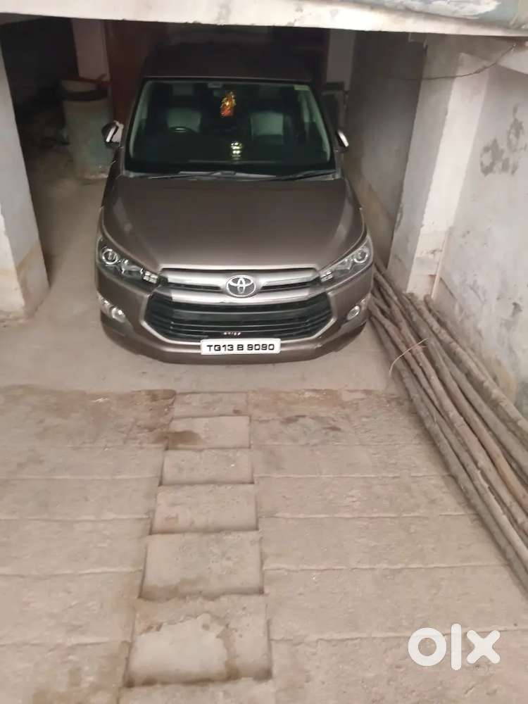 Toyota Innova Crysta 2016 Diesel 125000 Km Driven
