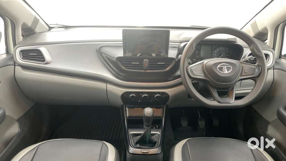 Tata Altroz 1.2 Xe, 2021, Petrol