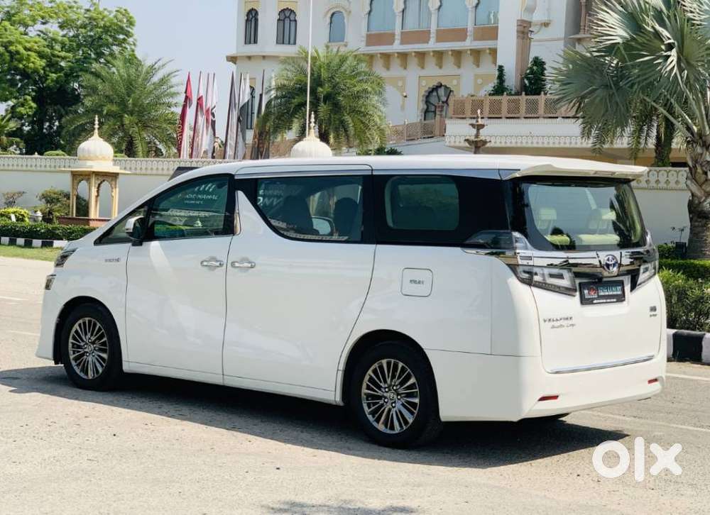 Toyota Vellfire Vip &ndash; Executive Lounge, 2023