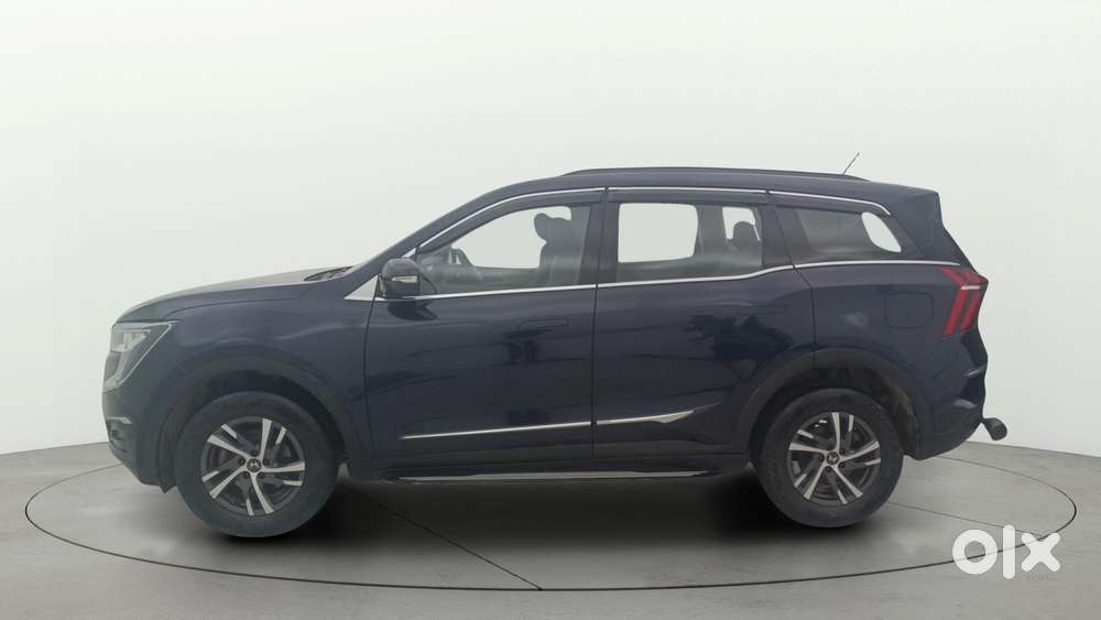 Mahindra Xuv700 2.0 Mx Petrol Mt 5 Str, 2022, Petrol