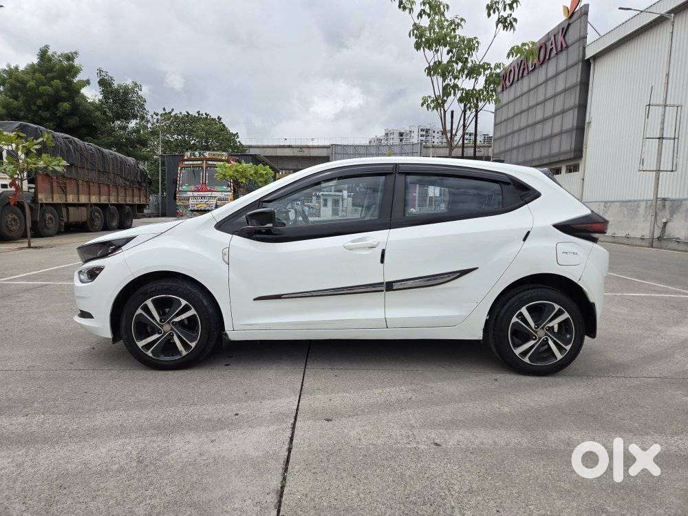 Tata Altroz Xz Plus (s), 2023, Petrol
