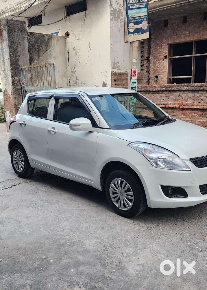 Maruti Suzuki Swift Vxi + Manual, 2012, Petrol