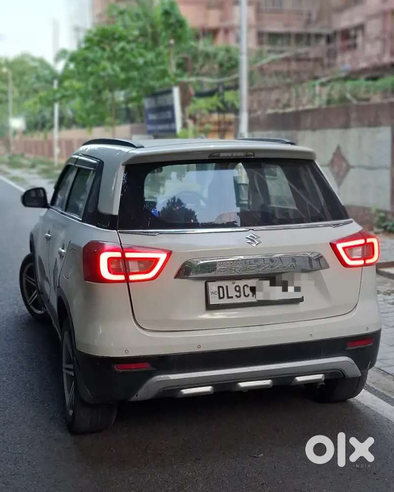 Brezza Lxi Optional 
October 2021
First Owner 

Dono Original Key Avl