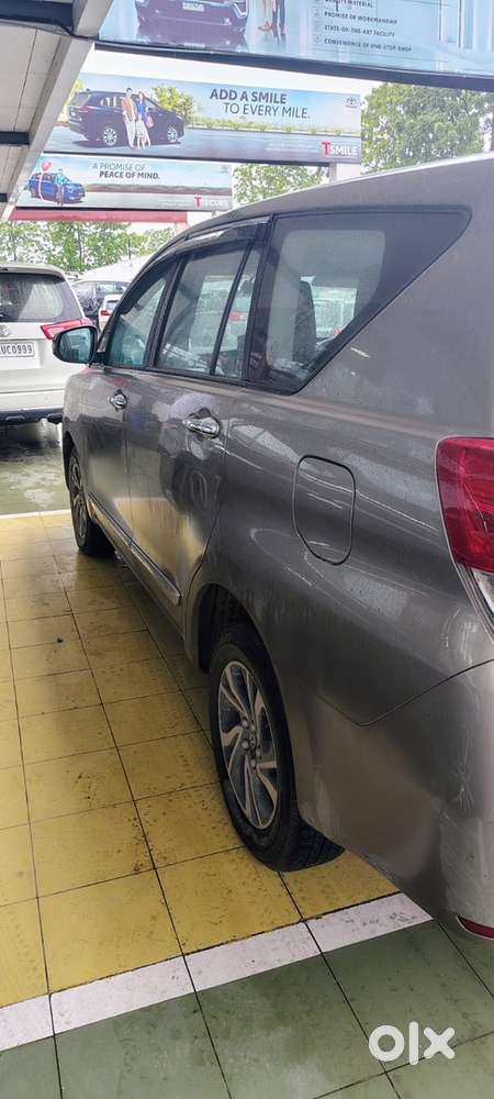 Toyota Innova Crysta 2024