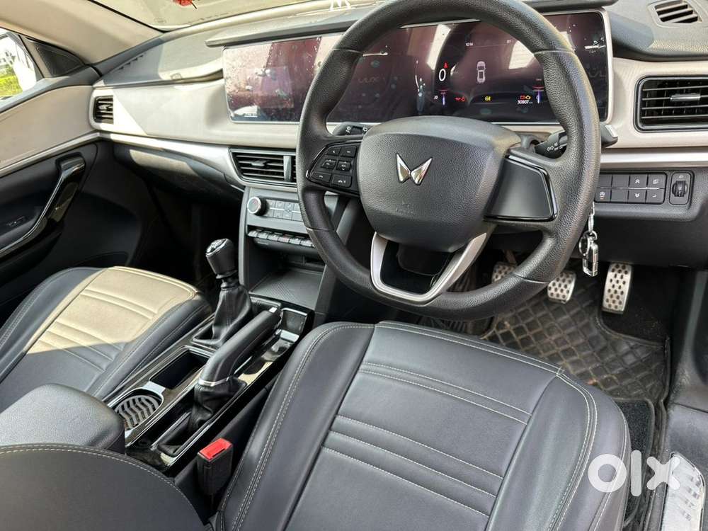 Mahindra Xuv700 Petrol 2022