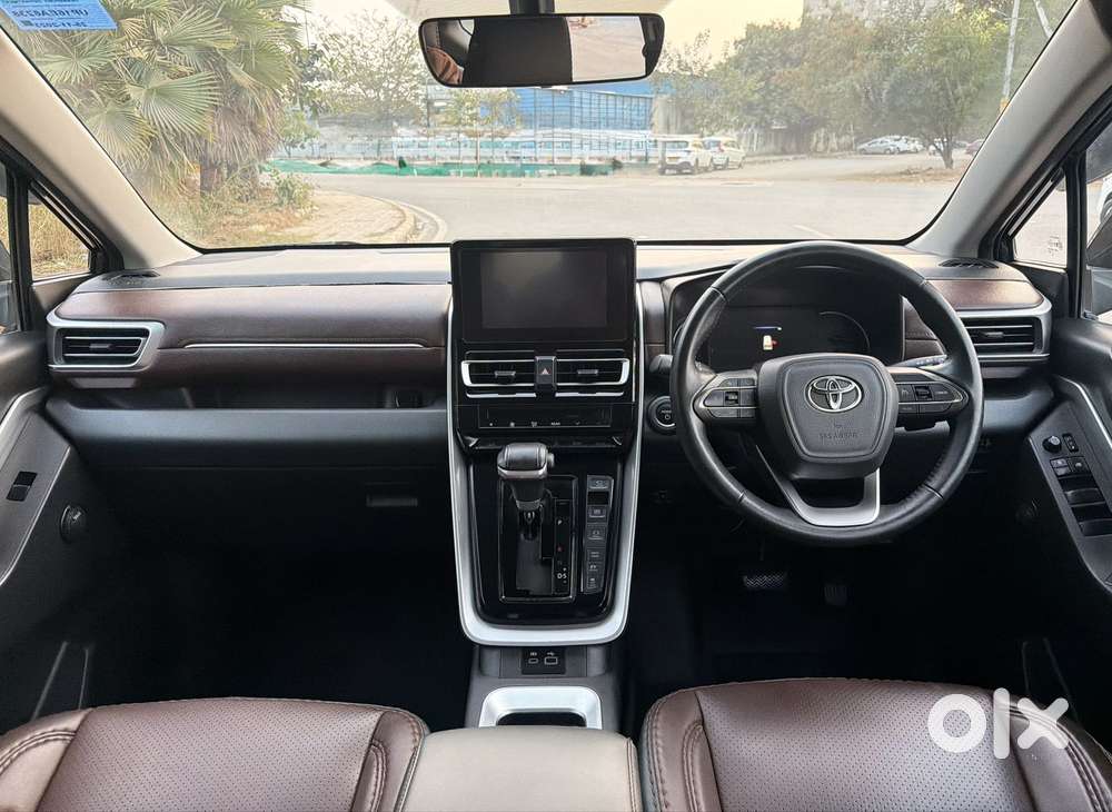 Toyota Innova Hycross 2.0 Vx Hybrid 7 Str, 2023, Petrol