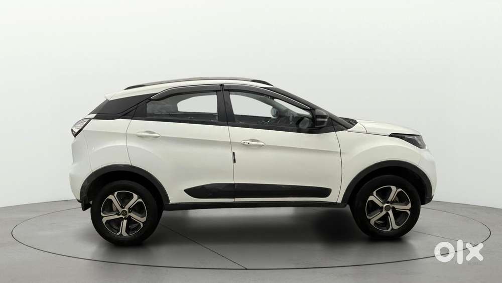 Tata Nexon 1.2 Revotron Xza Plus, 2023, Petrol