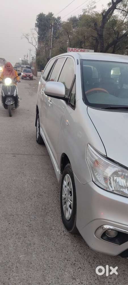 Toyota Innova 2012 Car