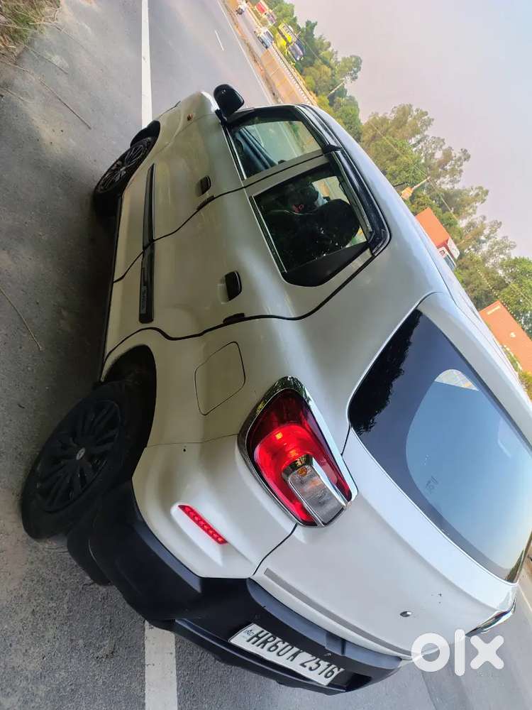 Maruti Suzuki S-presso Vxi Cng Bahar Se Lage Hui H Rc Par Chadi Hui H