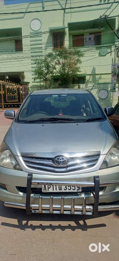 Toyota Innova 2.5 Vx 7 Str Bs-iii, 2005, Diesel