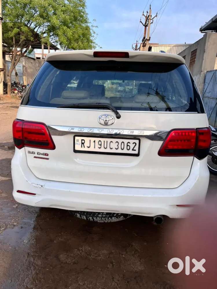 Toyota Fortuner 2013 Automatic  New Tyres  Premium Touchscreen
