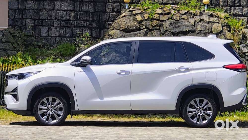 Toyota Innova Hycross 2.0 Zx (o) Hybrid 7 Str, 2024, Petrol