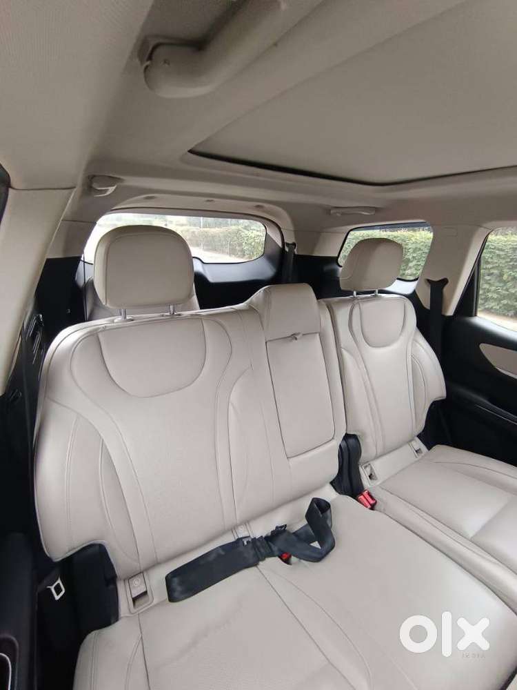 Mahindra Xuv700 2.2 Ax 7 Diesel At Str, 2022, Diesel