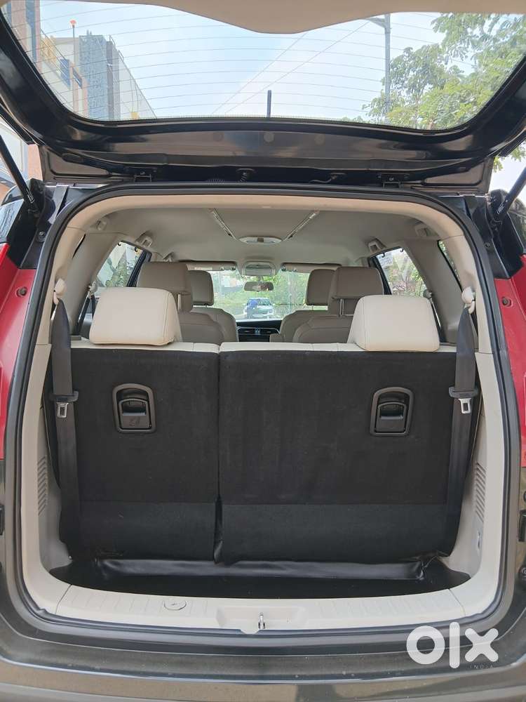 Mahindra Marazzo M8, 2019, Diesel