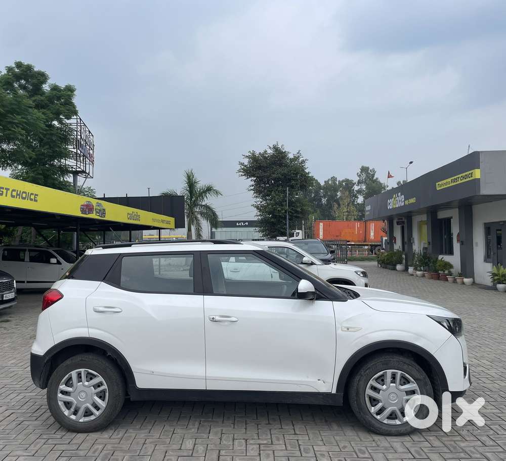 Mahindra Xuv300 1.2 W6 Amt Petrol, 2023, Petrol