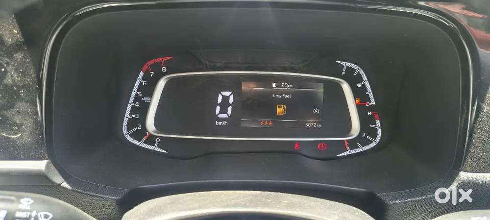 Kia Sonet 2025 Petrol 6000 Km Driven