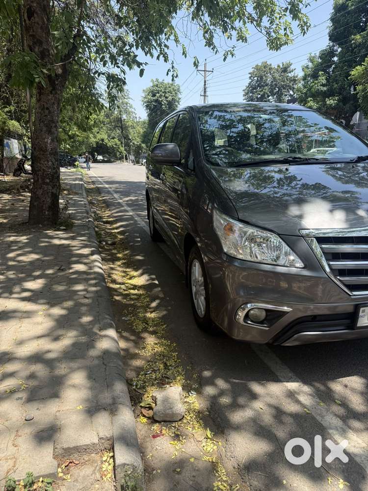 Toyota Innova 2.5 V 8 Str, 2014, Diesel