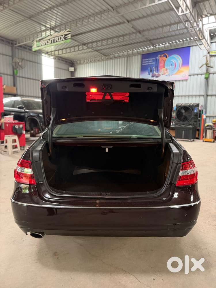 Mercedes-benz E-class 2011