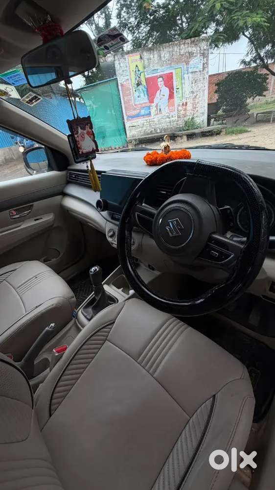 Maruti Suzuki Ertiga Vxi 2025