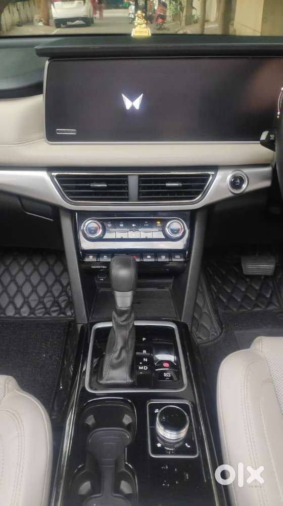 Mahindra Xuv700 2.2 Ax 7 Diesel At Luxury Pack Str, 2024, Diesel