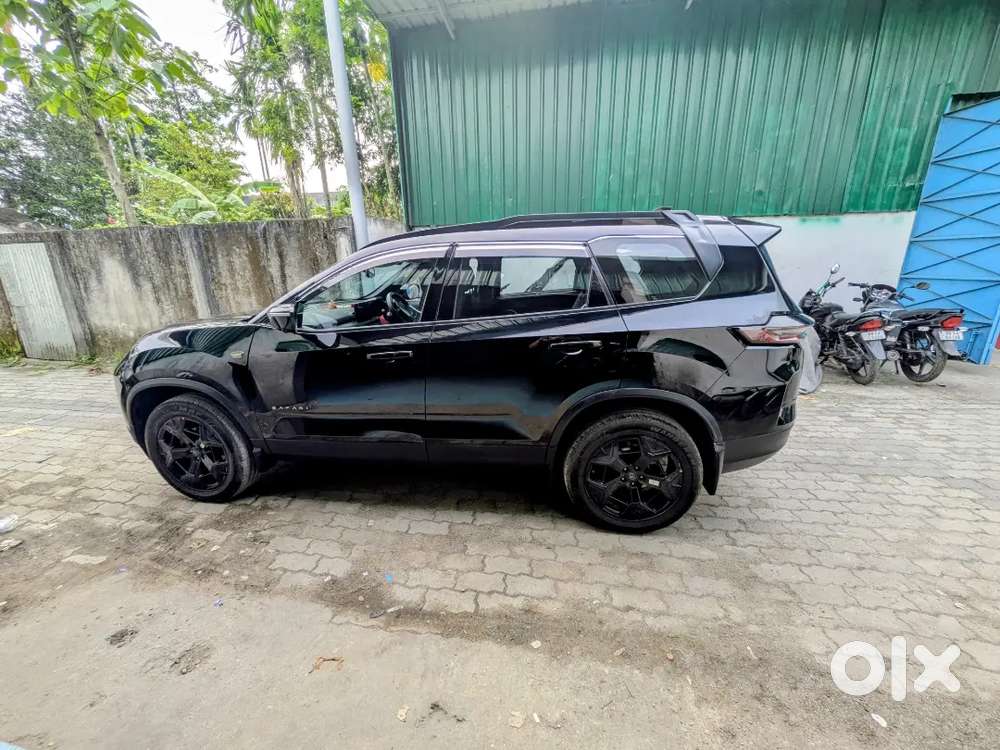 Tata Safari Dark Edition 2024