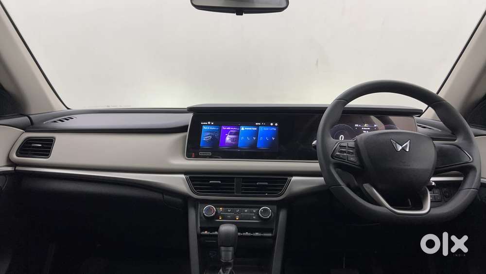 Mahindra Xuv700 2.0 Ax 5 Petrol At Str, 2023, Petrol