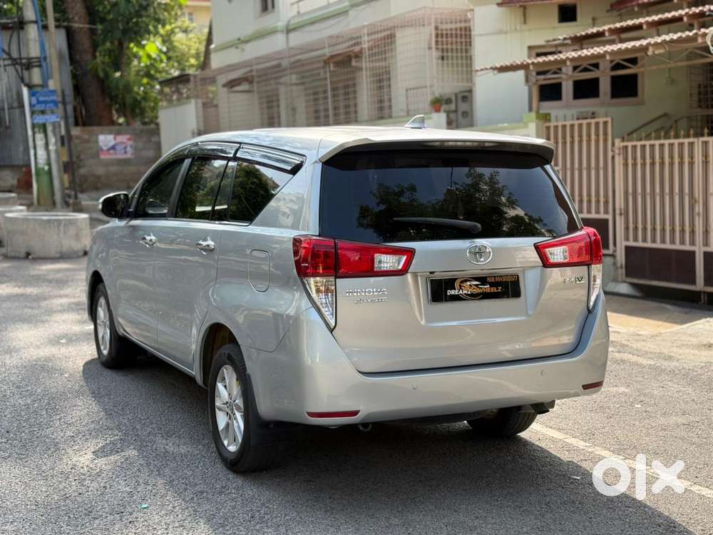 Toyota Innova Crysta 2.4 V, 2016, Diesel