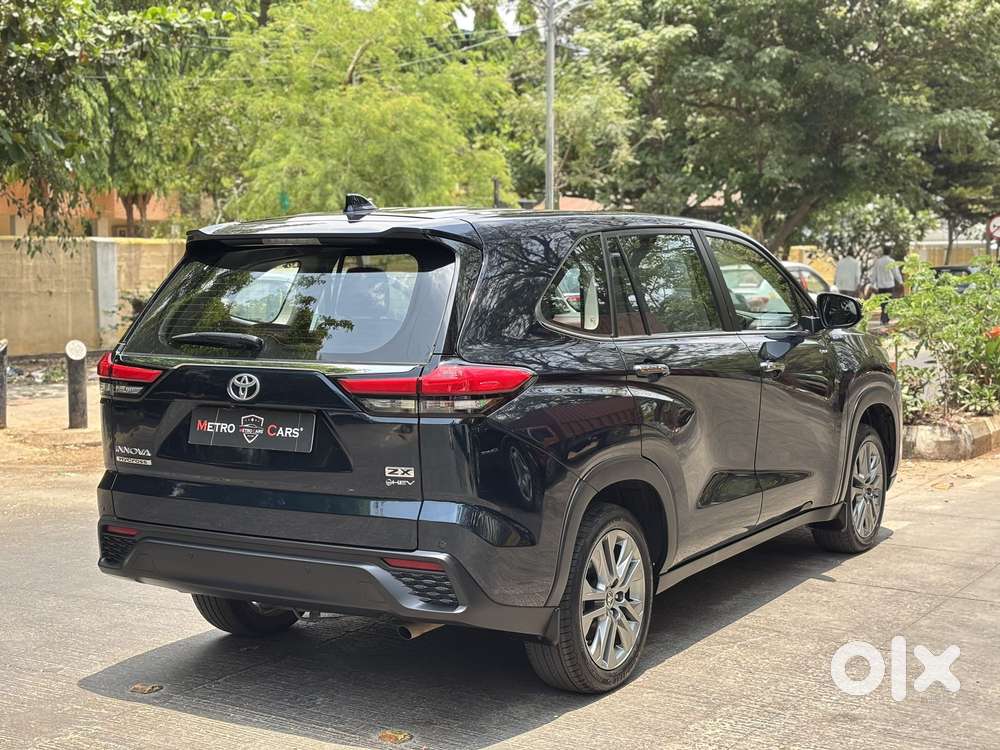 Toyota Innova Hycross 2.0 Zx (o) Hybrid 7 Str, 2025, Petrol