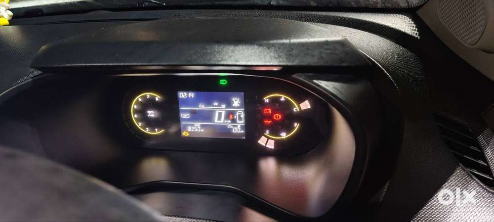 Tata Curvv Petrol 20500km Driven And 24 Dec 2024 Registration Date