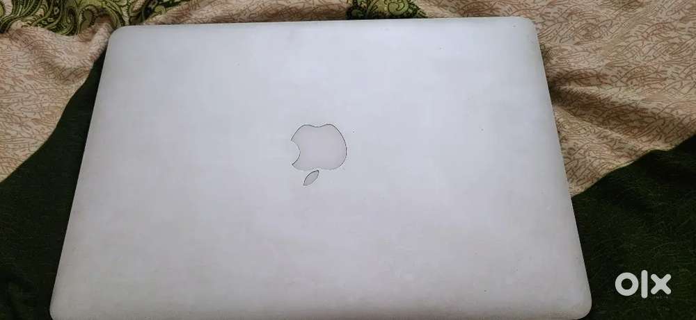 Macbook air mid 13.3inch 2017,1.8ghz dual core intel i5