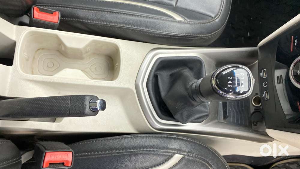 Mahindra Xuv300 W8 Diesel, 2023, Diesel