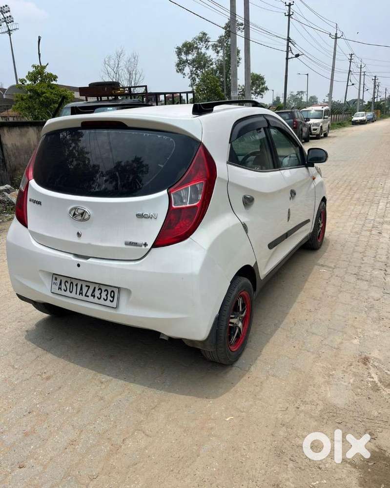 Hyundai Eon Era+ Next To Showroom Condition
