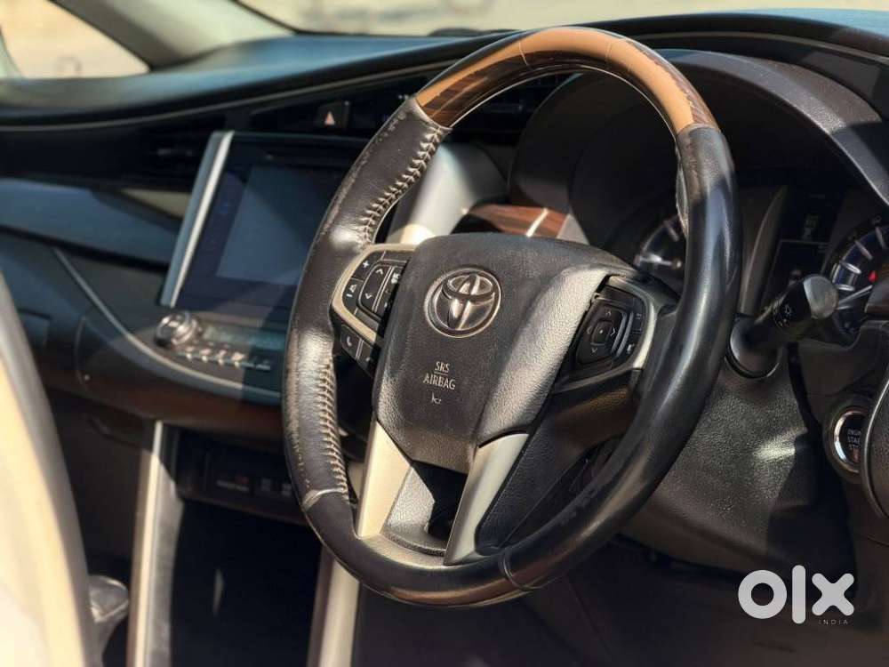 Toyota Innova Crysta 2.8z Automatic, 2016, Diesel