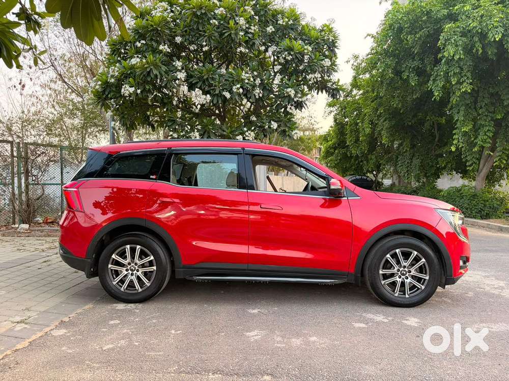 Mahindra Xuv700 2.0 Ax 7 Petrol At Str, 2023, Petrol