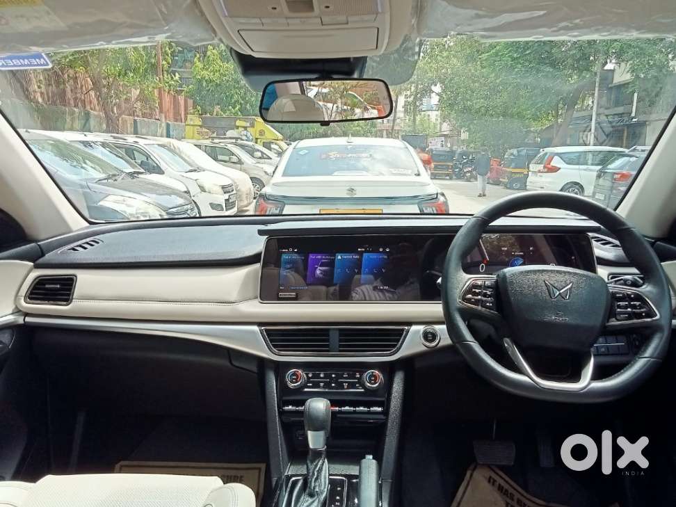 Mahindra Xuv700 2.2 Ax 7 Diesel At Str, 2024, Diesel