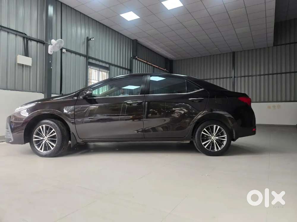 Toyota Corolla Altis Petrol At