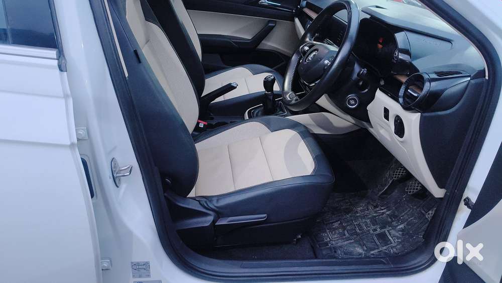 Skoda Slavia Style 1.0l Tsi Mt, 2022, Petrol