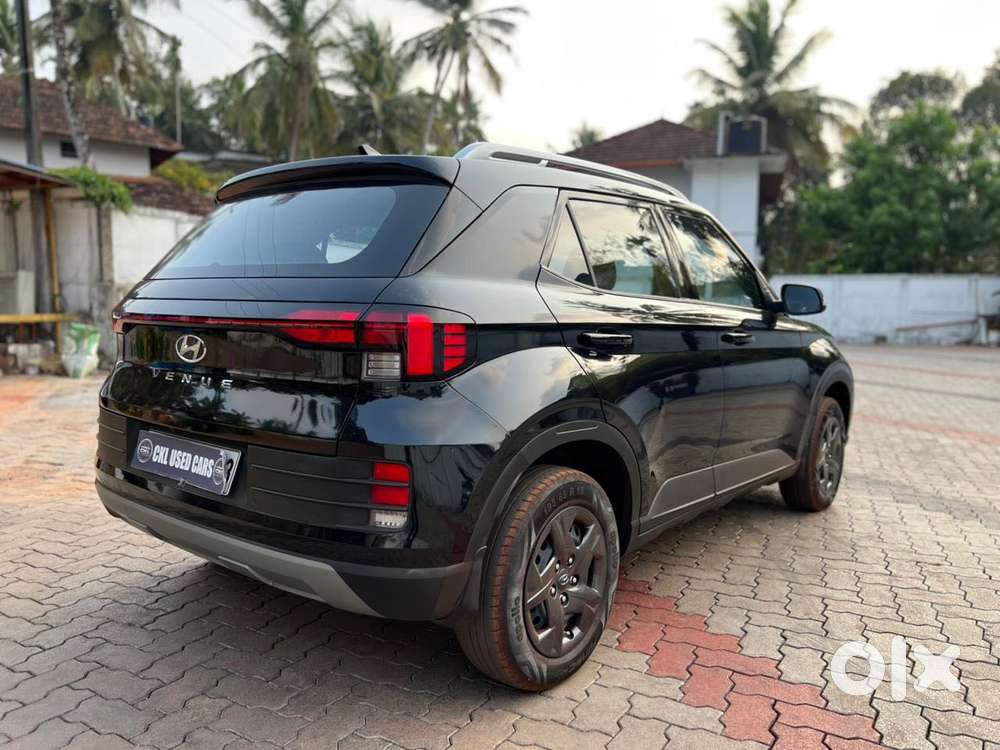 Hyundai Venue 1.0 Sx (o) Turbo Dual Tone, 2024, Petrol