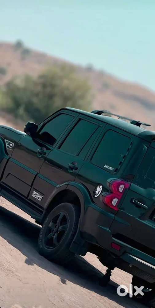 M Mahindra Scorpio S11